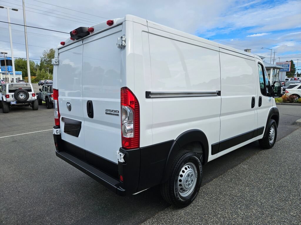 Used 2025 RAM ProMaster 2500 w/ Convenience Group FWD image 5
