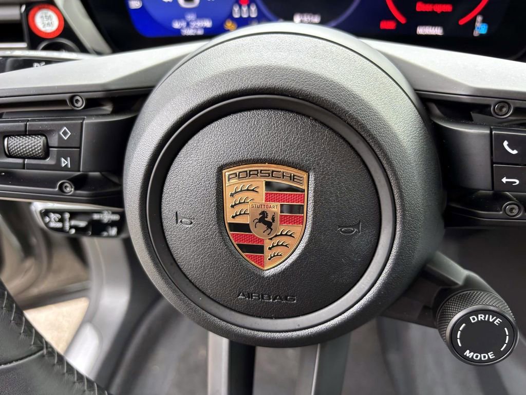 Used 2024 Porsche Macan 4 Electric image 31