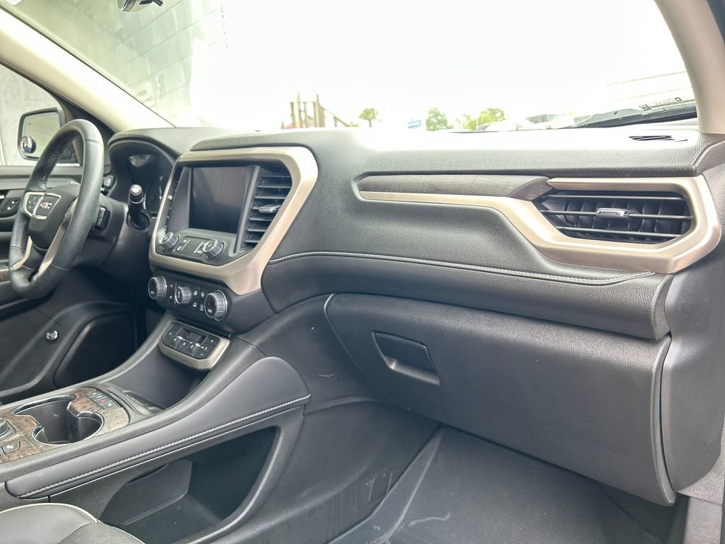 Used 2023 GMC Acadia Denali w/ Black Diamond Edition FWD image 17