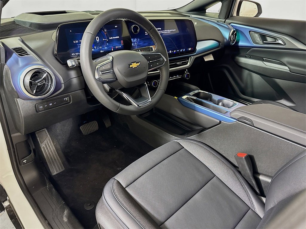 New 2025 Chevrolet Equinox EV LT w/ Convenience Package II image 5