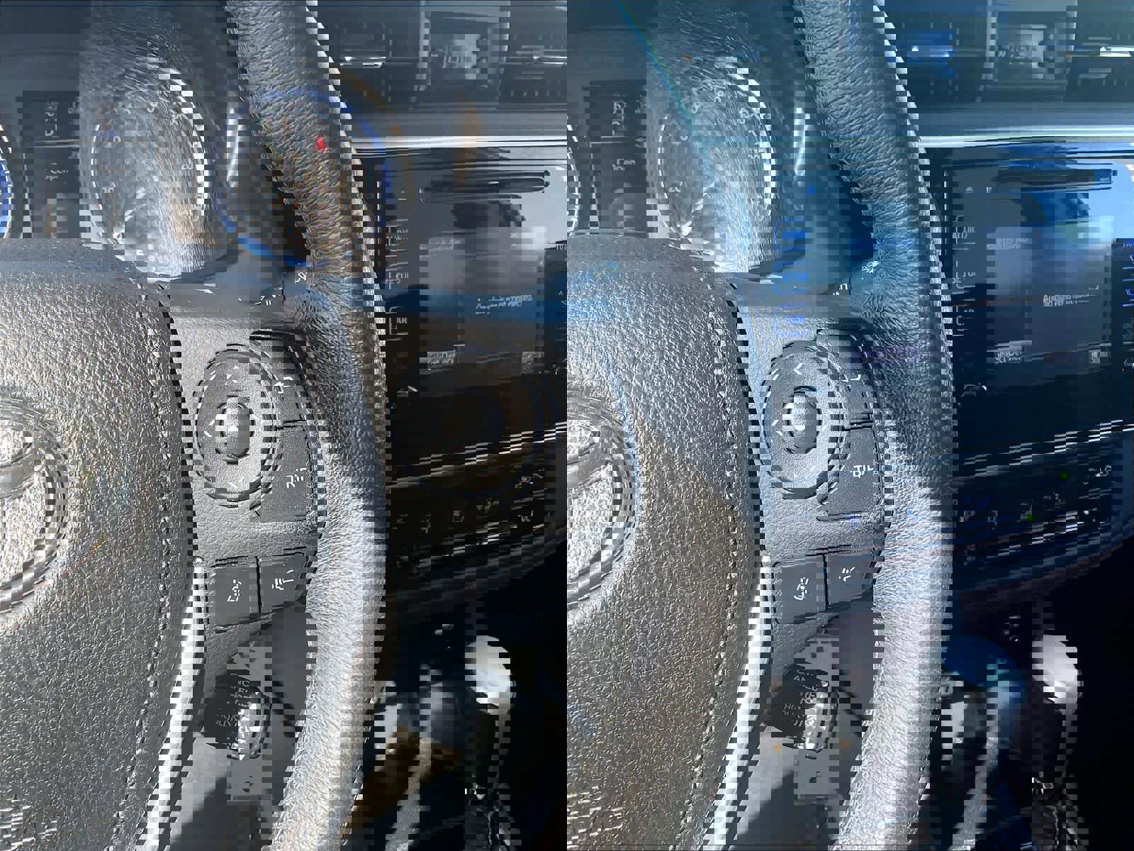 Used 2018 Toyota Corolla SE image 19