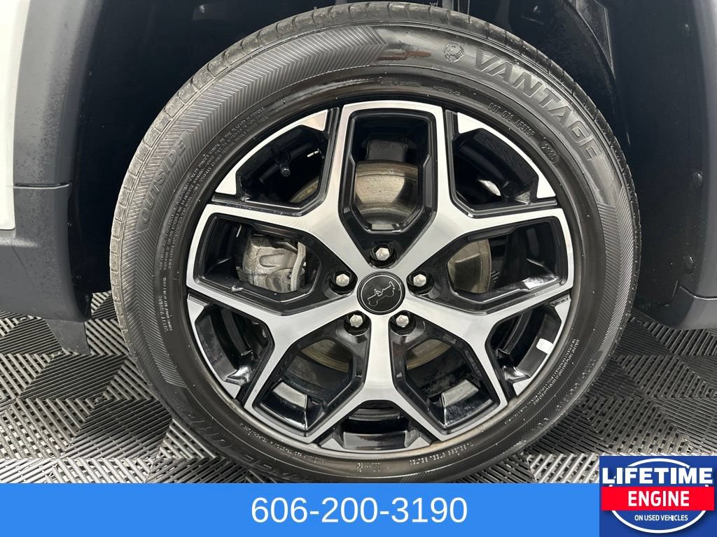 Used 2025 Jeep Compass Limited AWD/4WD image 9