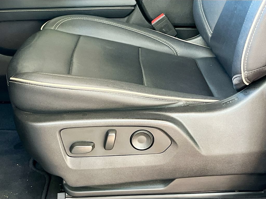 Used 2023 Chevrolet Suburban Premier RWD image 19