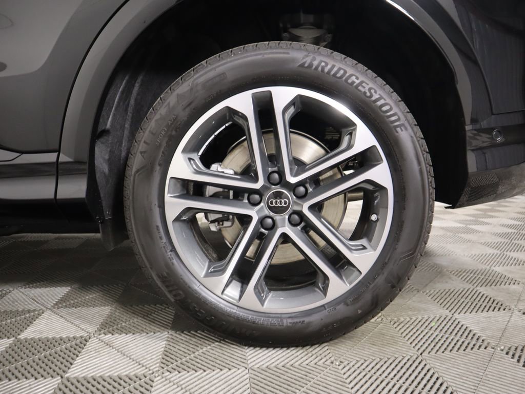 Used 2025 Audi Q5 Premium w/ Convenience Package image 33