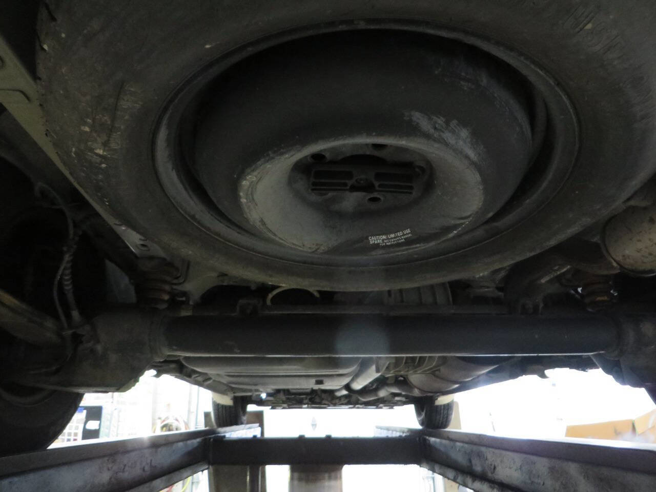 Used 2001 Chrysler Town & Country LX image 22