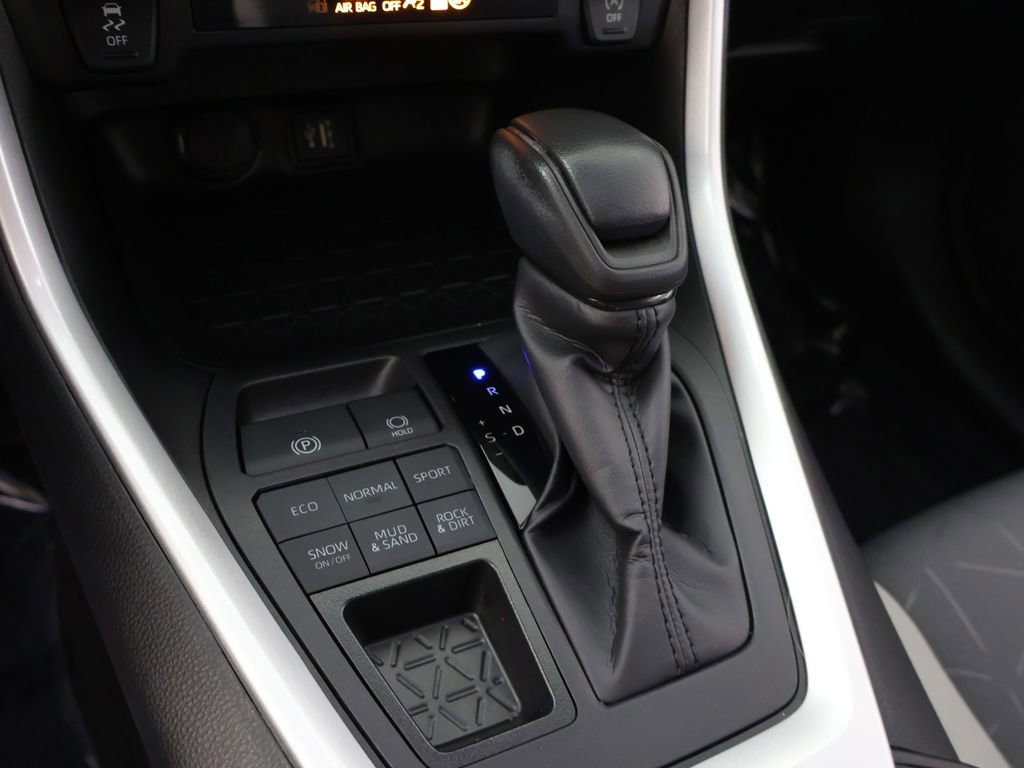 Used 2024 Toyota RAV4 XLE image 45