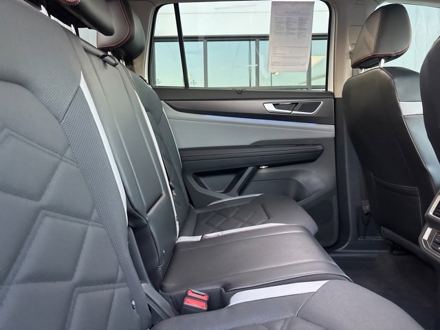 Used 2024 Volkswagen Atlas Peak Edition SEL image 15