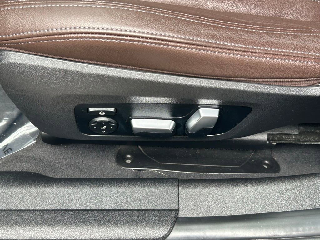 Used 2020 BMW 330i Sedan w/ Convenience Package image 18