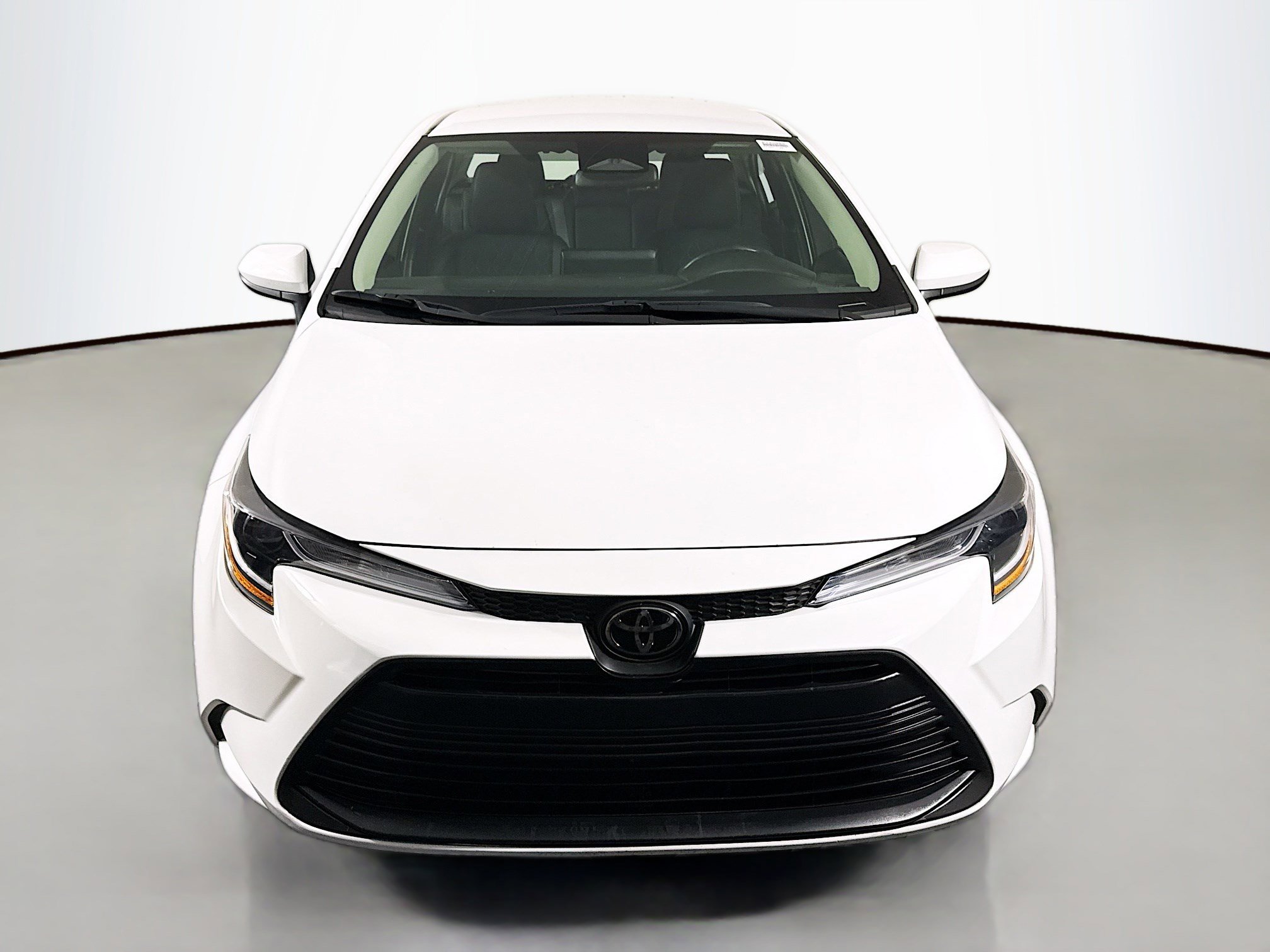 Used 2024 Toyota Corolla LE FWD image 2