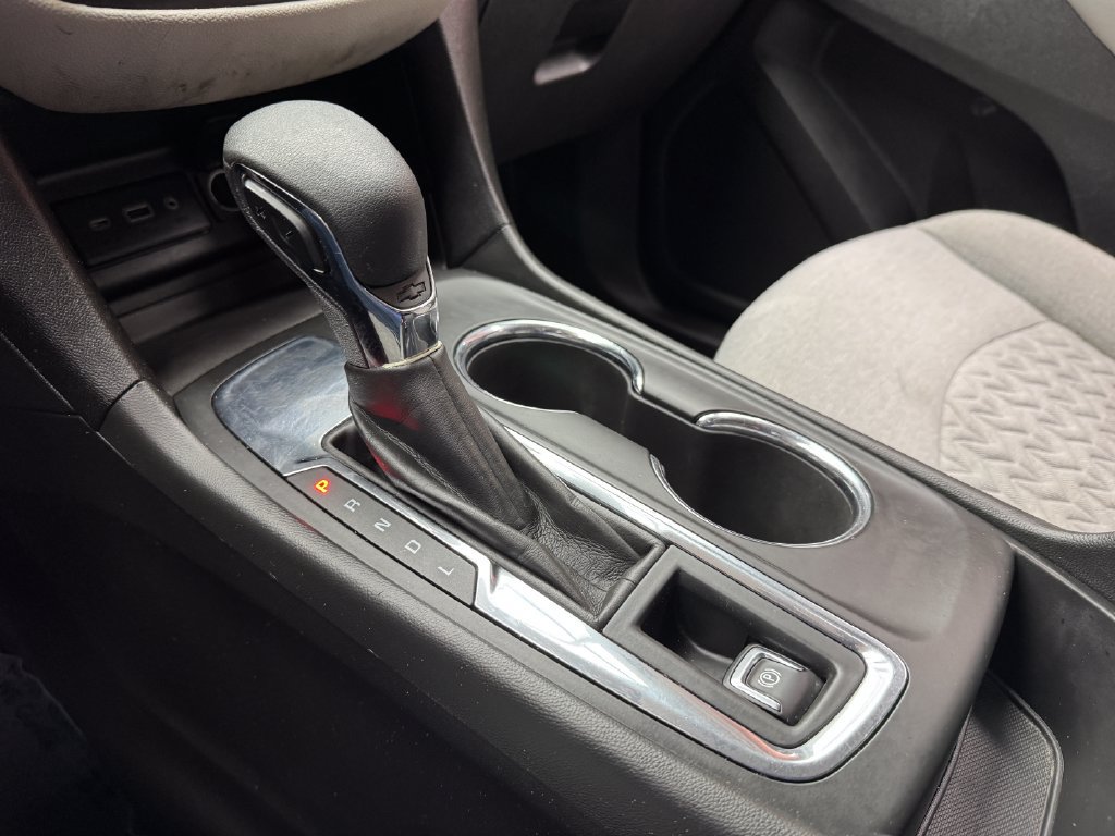 Used 2023 Chevrolet Equinox LS w/ LS Convenience Package FWD image 16