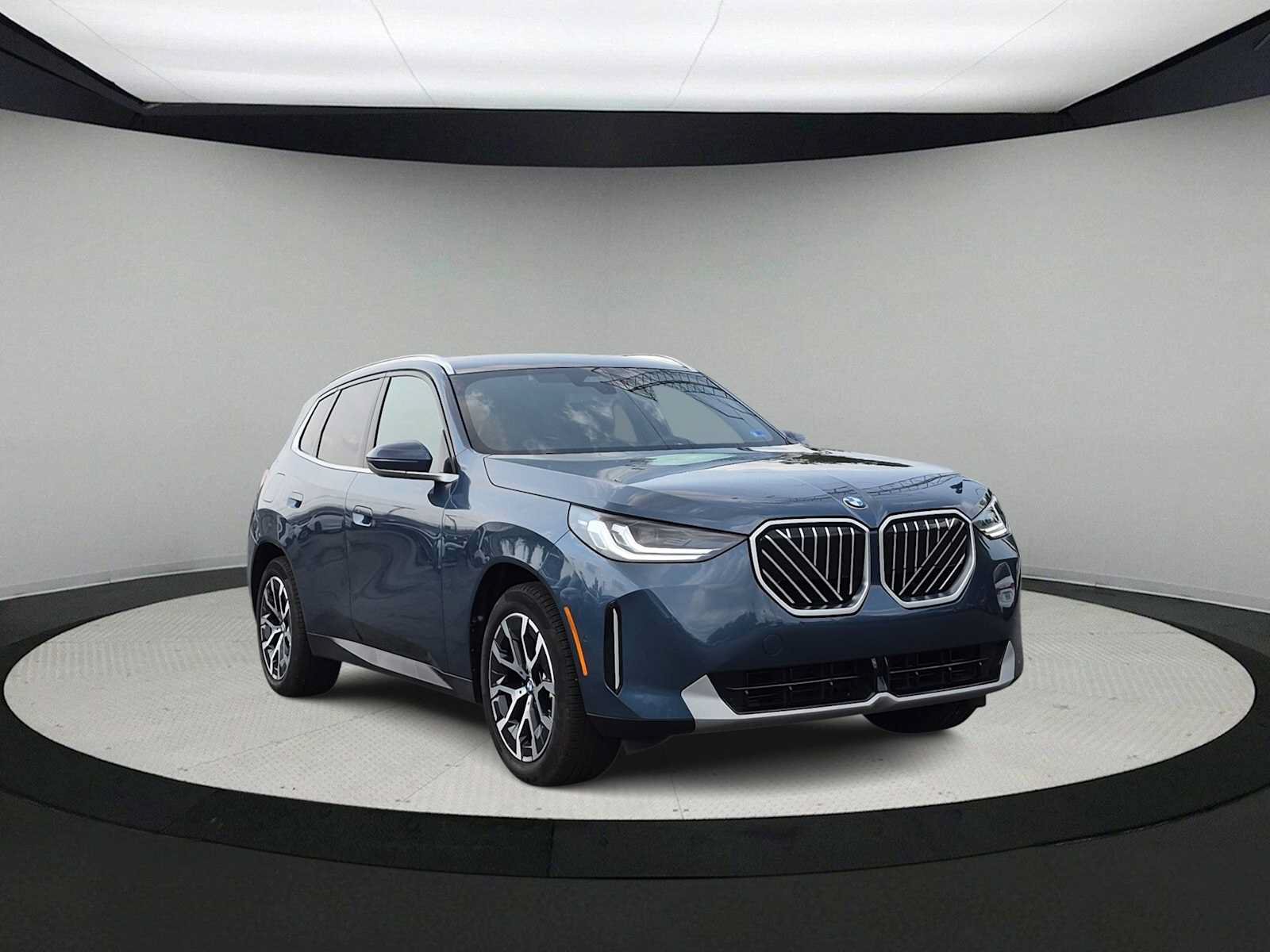 Used 2026 BMW X3 xDrive30i w/ Convenience Package AWD/4WD image 2
