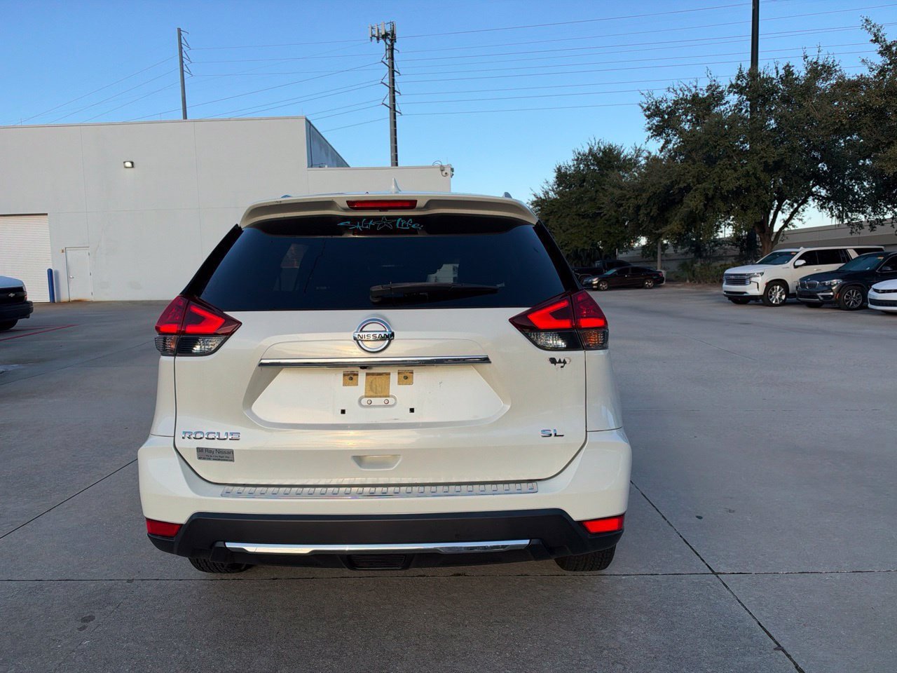 Used 2017 Nissan Rogue SL w/ SL Premium Package FWD image 4