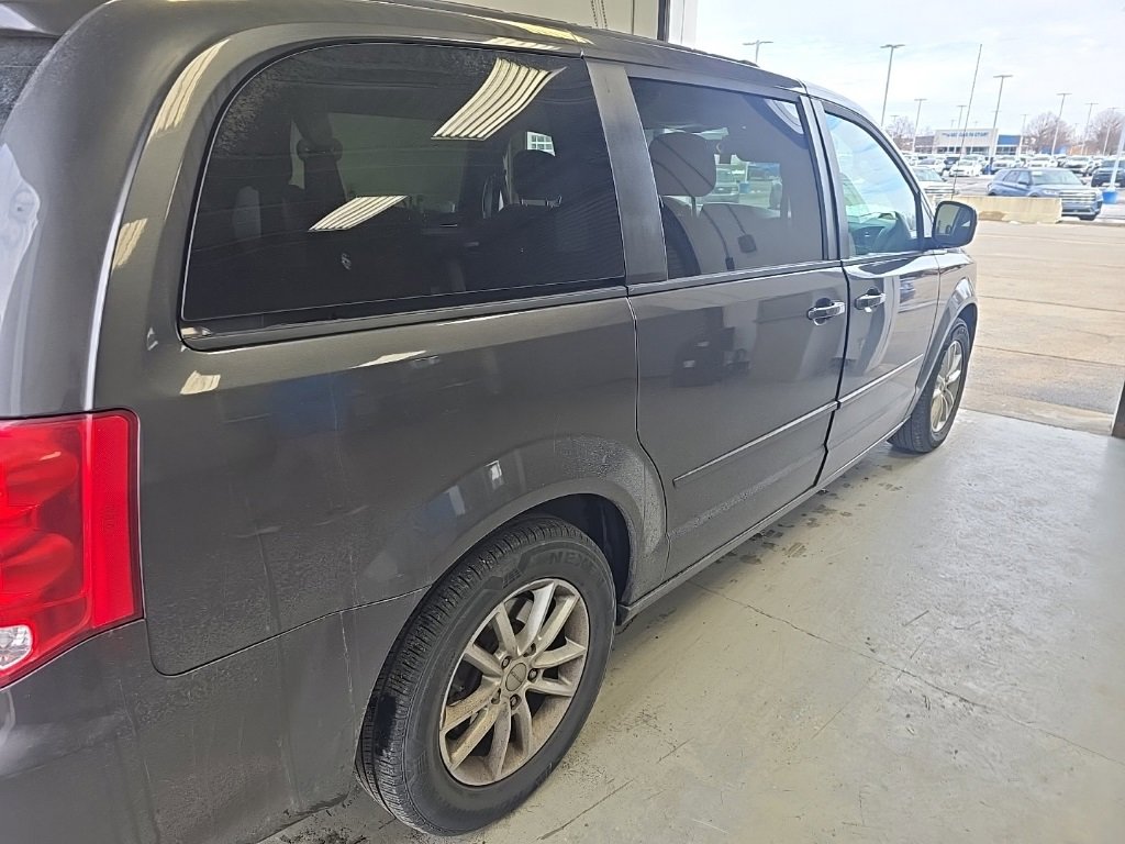 Used 2016 Dodge Grand Caravan SXT image 4