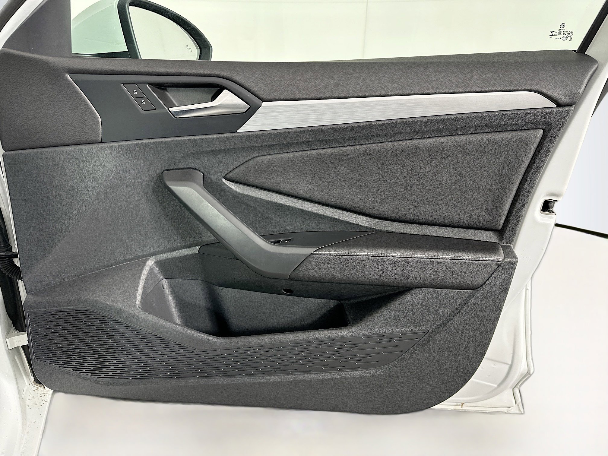 Used 2025 Volkswagen Jetta S image 30