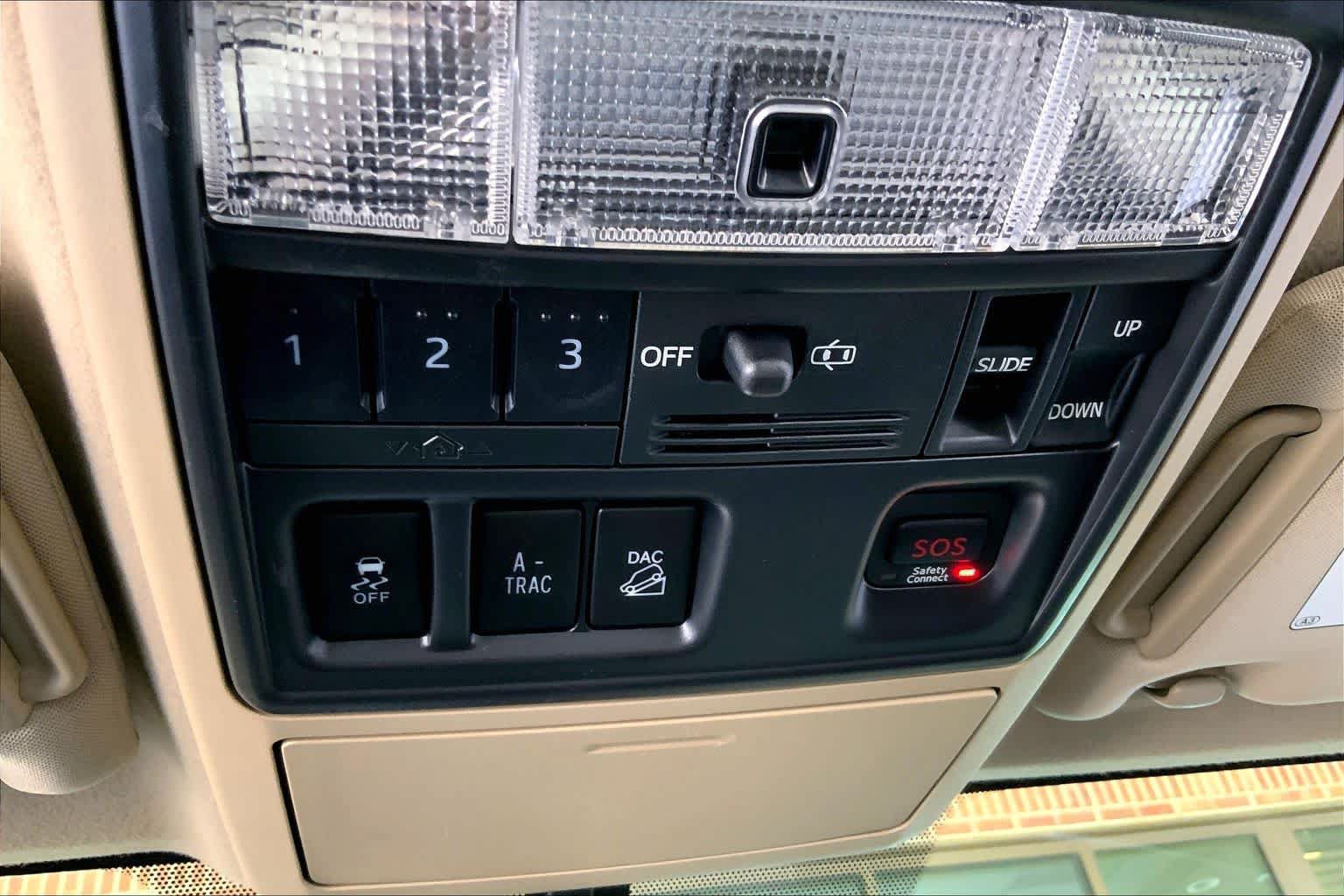 Used 2018 Toyota 4Runner Limited AWD/4WD image 34