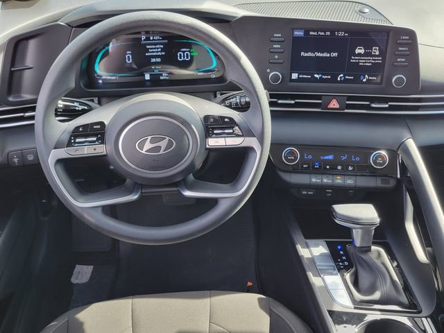 Certified 2025 Hyundai Elantra Blue image 4