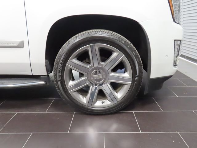 Used 2019 Cadillac Escalade Premium Luxury w/ LPO, Radiant Package image 15