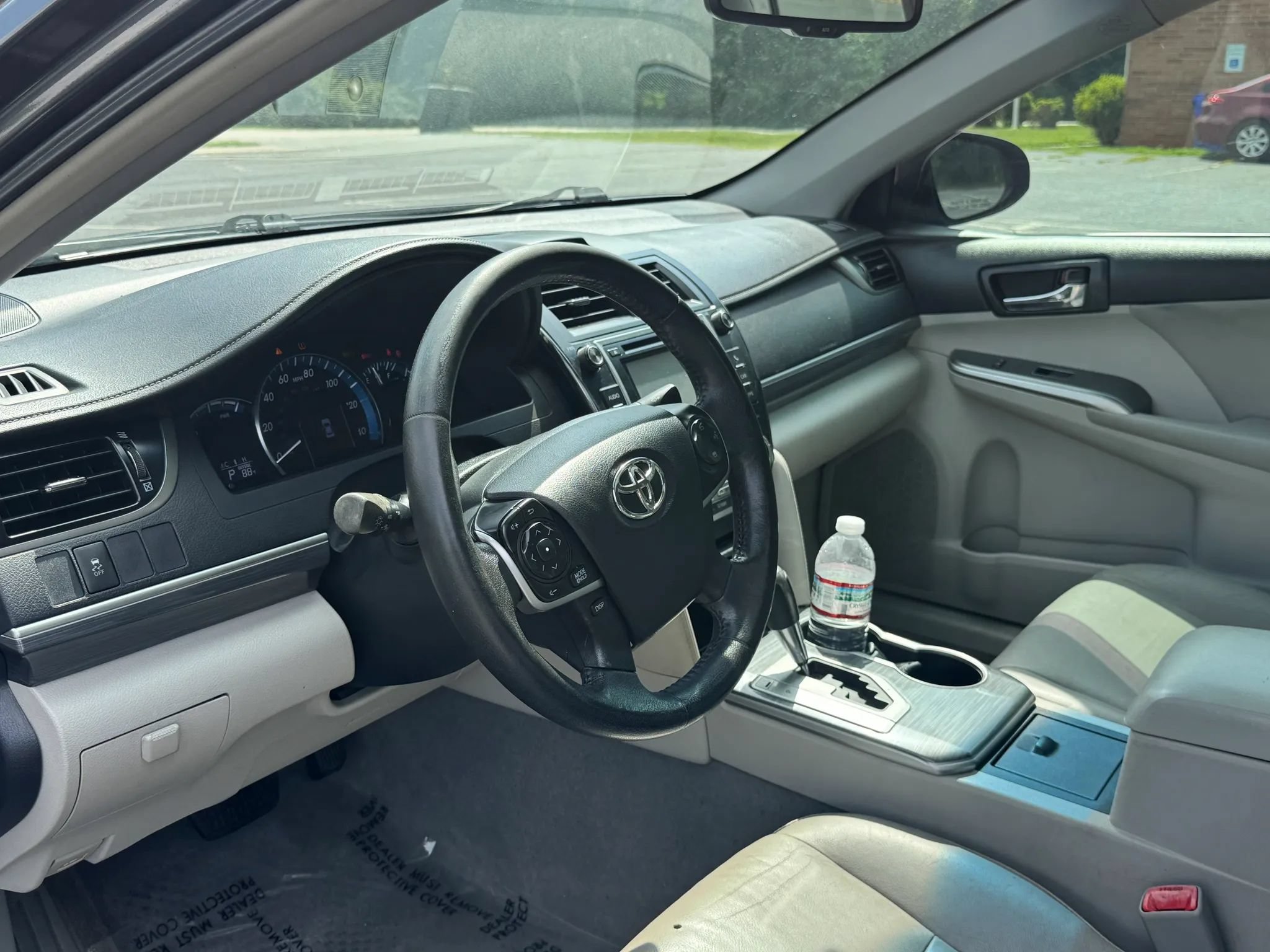 Used 2012 Toyota Camry XLE w/ Convenience Pkg FWD image 13