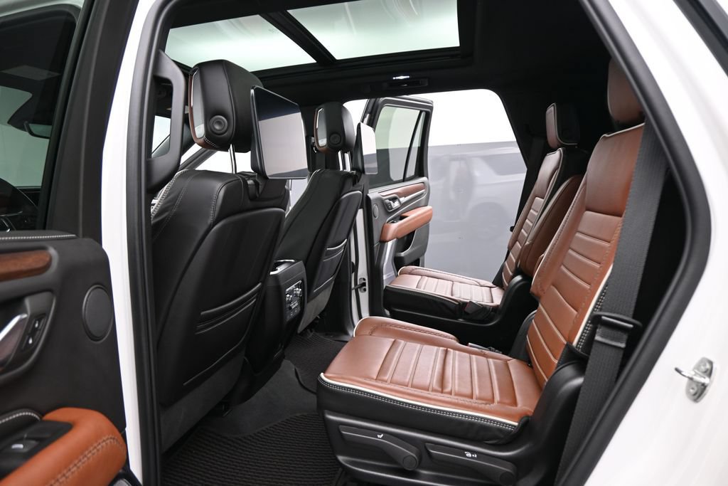 Used 2024 GMC Yukon Denali Ultimate AWD/4WD image 19