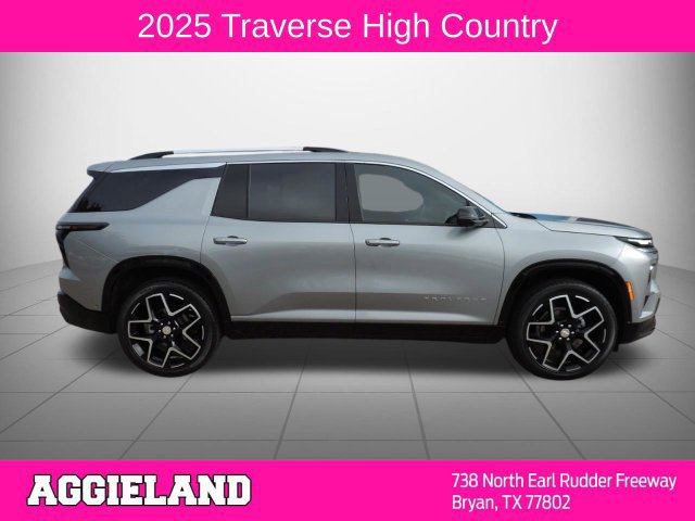 Used 2025 Chevrolet Traverse High Country FWD image 2
