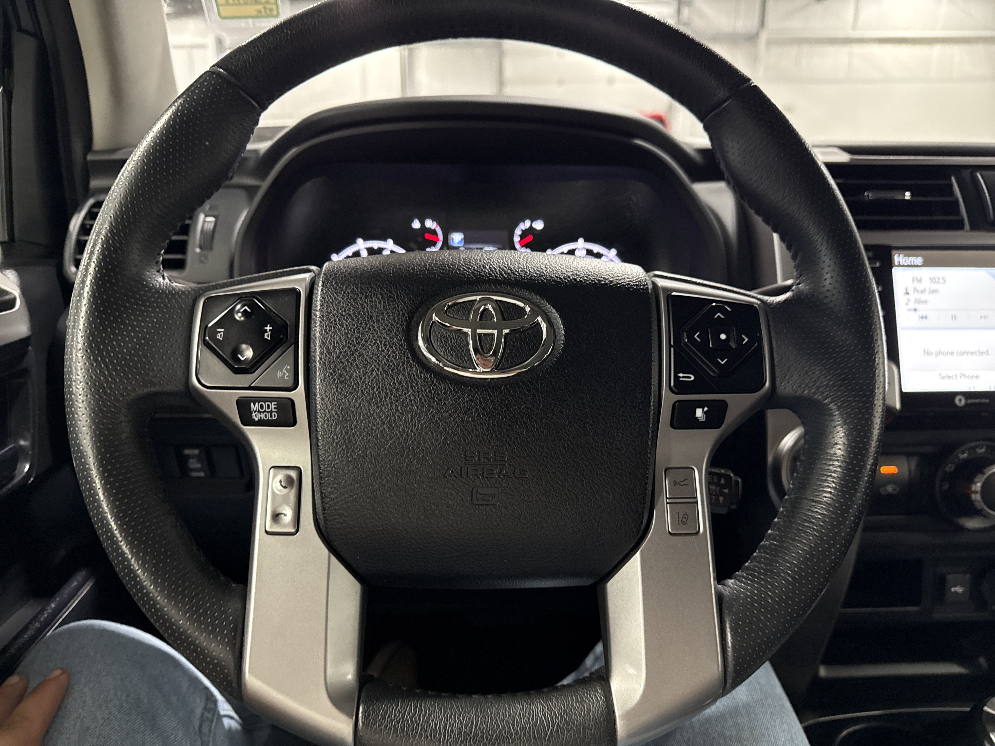 Used 2020 Toyota 4Runner SR5 Premium w/ Moonroof Package AWD/4WD image 10