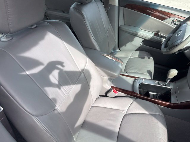 Used 2010 Toyota Avalon XLS FWD image 16