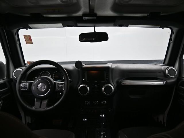Used 2016 Jeep Wrangler Unlimited Sahara w/ Connectivity Group image 27