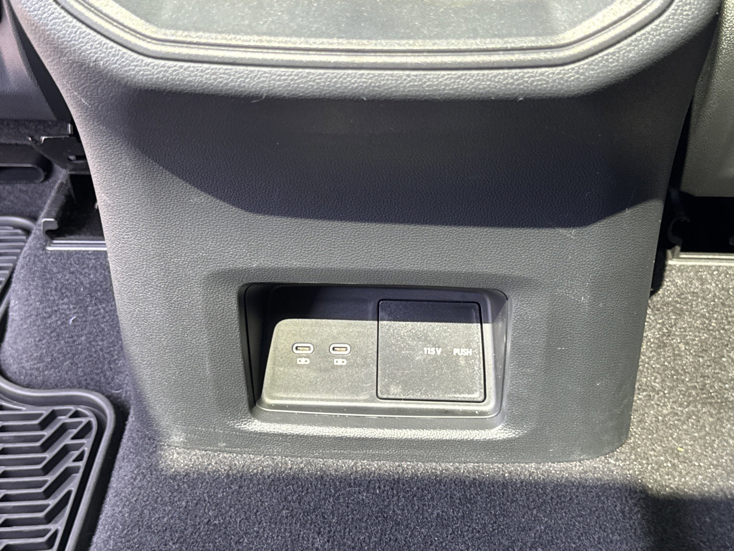 Used 2024 Volkswagen Atlas Cross Sport SEL Premium R-Line image 31