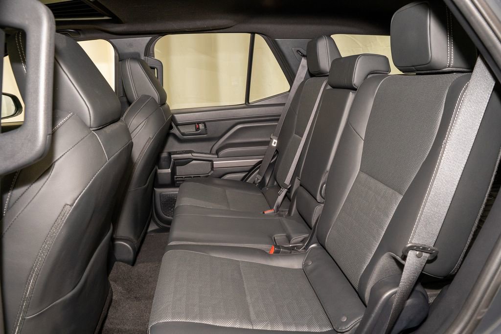 Used 2025 Toyota 4Runner TRD Off-Road Premium image 9