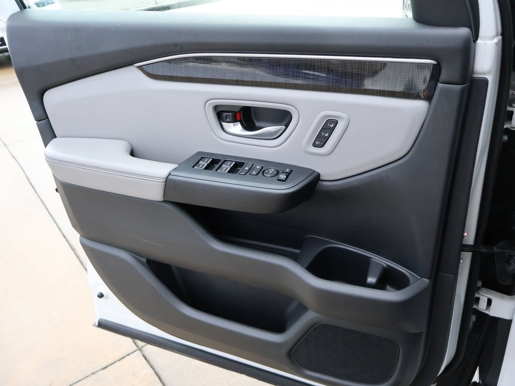 Used 2025 Honda Pilot Elite image 42