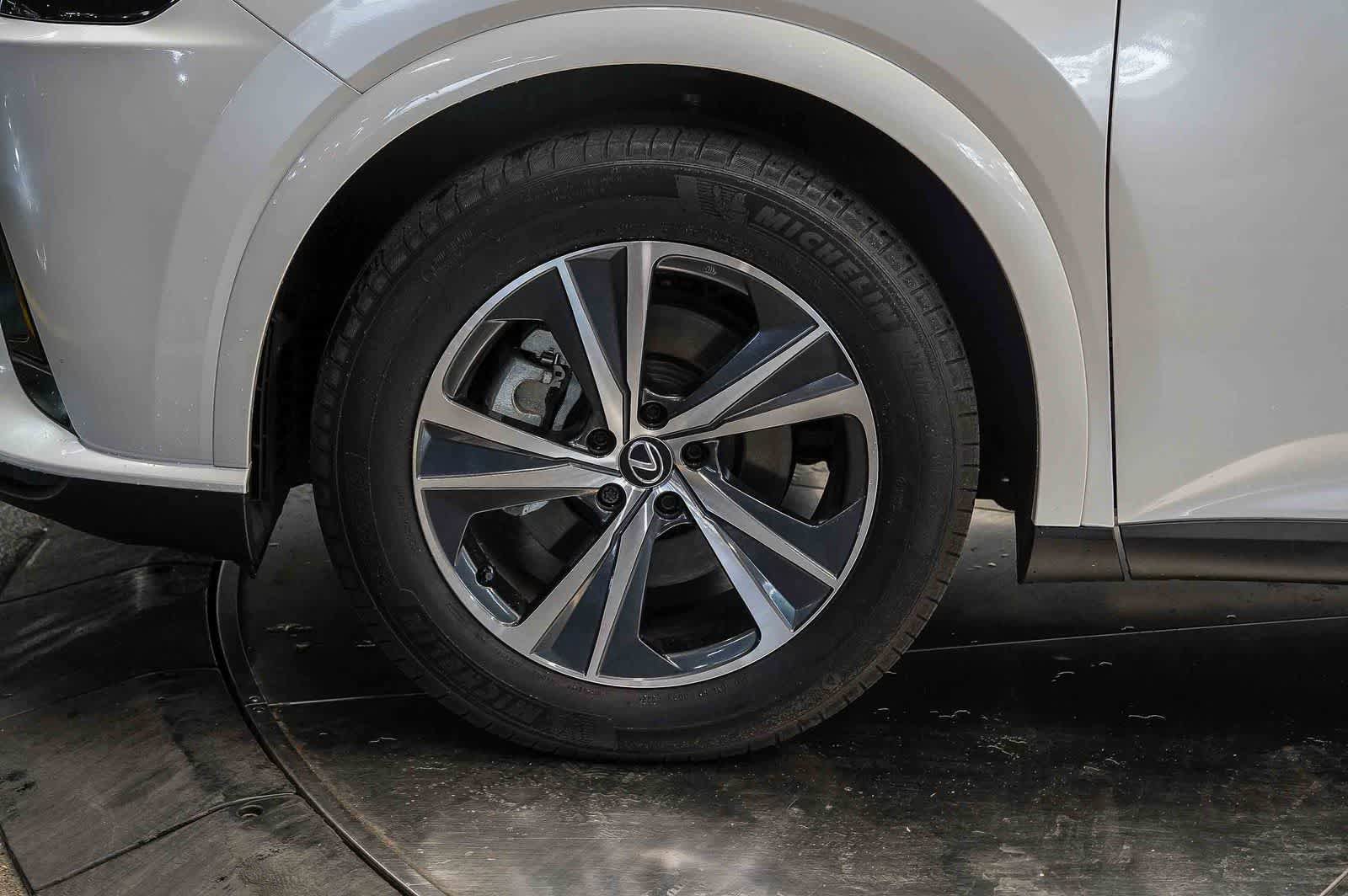 Used 2024 Lexus RX 350 FWD w/ Technology Package image 9