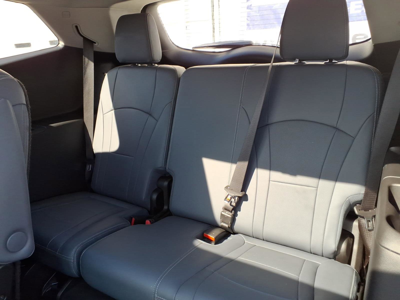 Used 2021 Buick Enclave Essence w/ Sport Touring Edition image 13