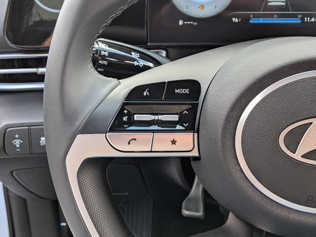 Used 2025 Hyundai Elantra Limited FWD image 18