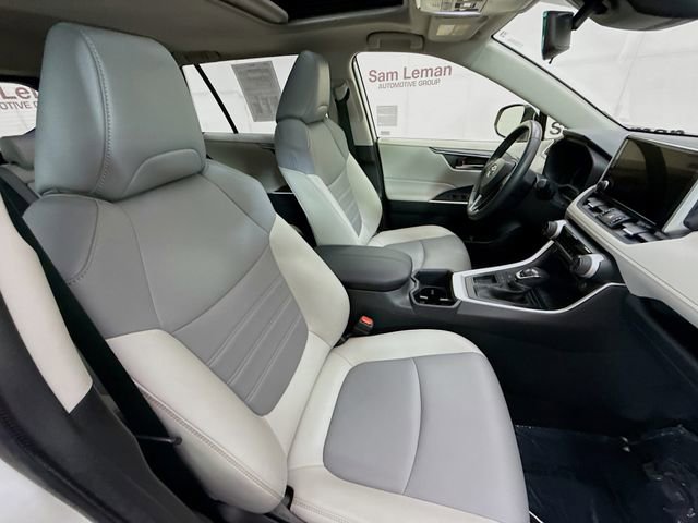 Used 2023 Toyota RAV4 XLE Premium image 28