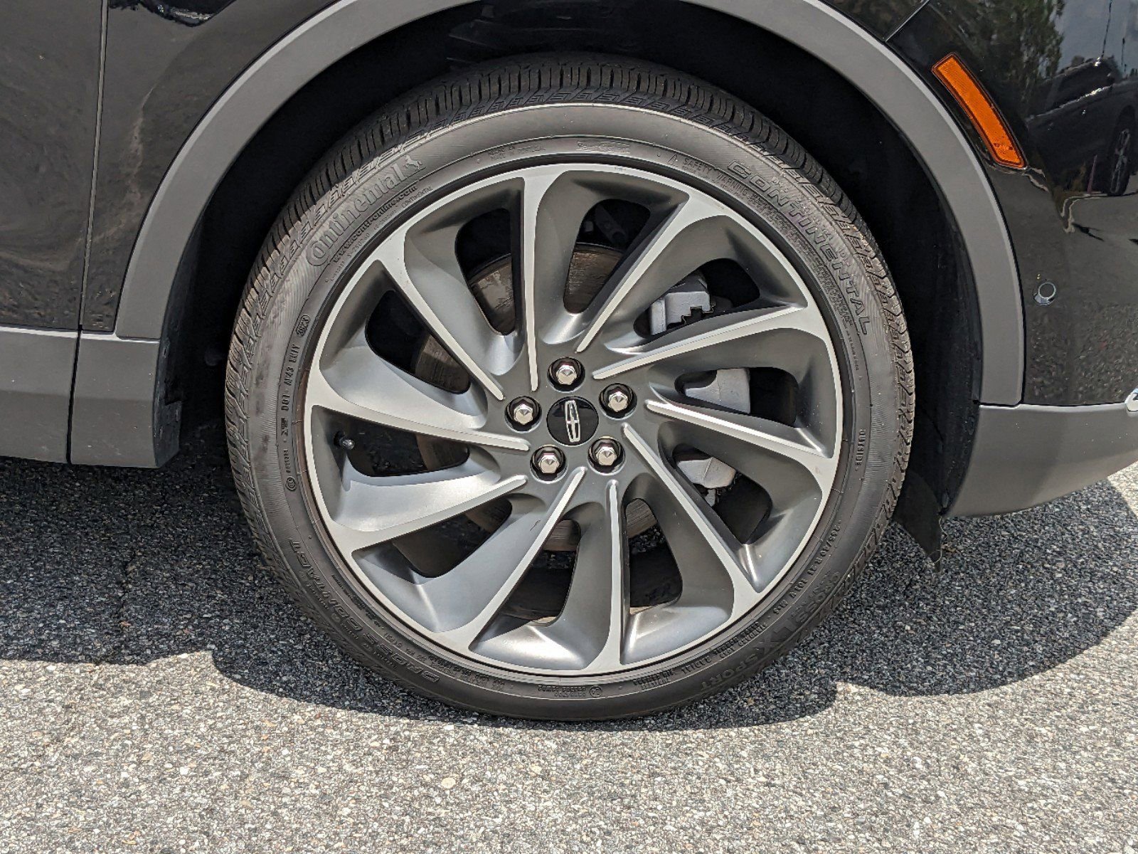 Certified 2023 Lincoln Nautilus Reserve w/ Equipment Group 202A image 13