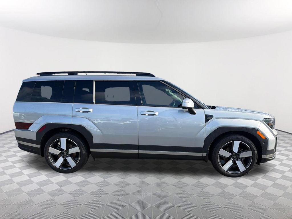 Used 2024 Hyundai Santa Fe Limited FWD image 4