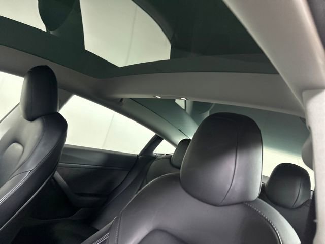 Used 2022 Tesla Model 3 image 12