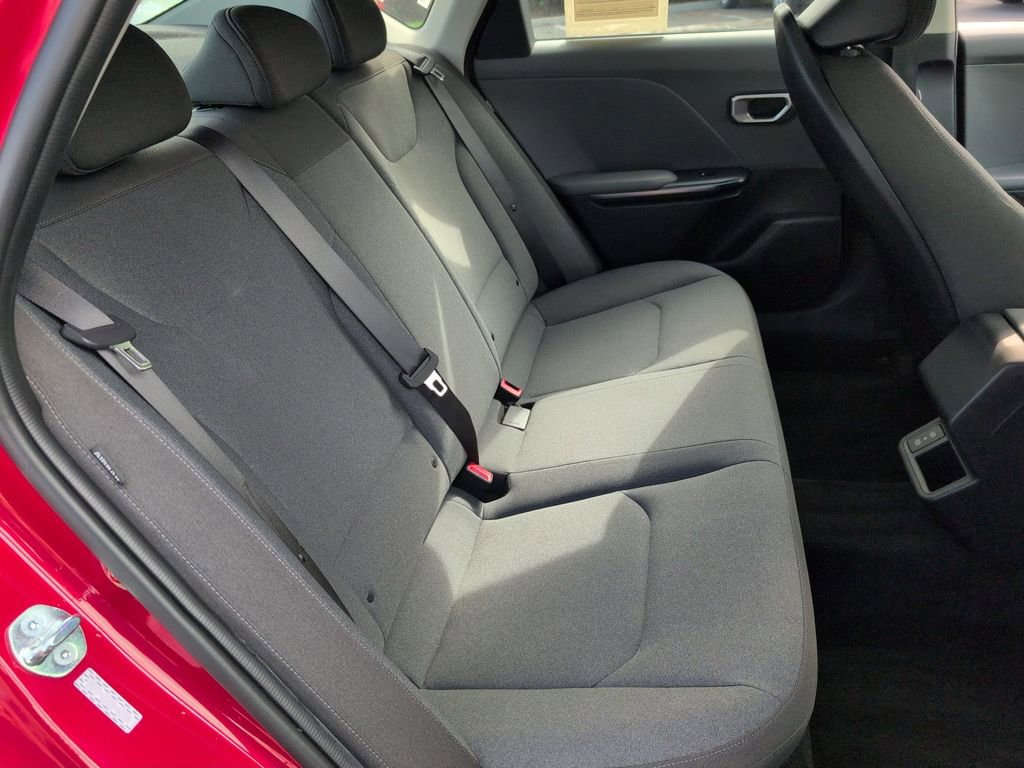 Used 2025 Kia K4 LXS image 30