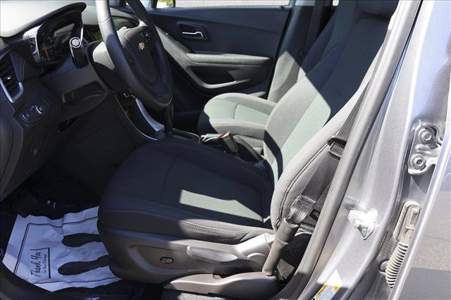 Used 2020 Chevrolet Trax LS w/ Tint and Cruise Package FWD image 11