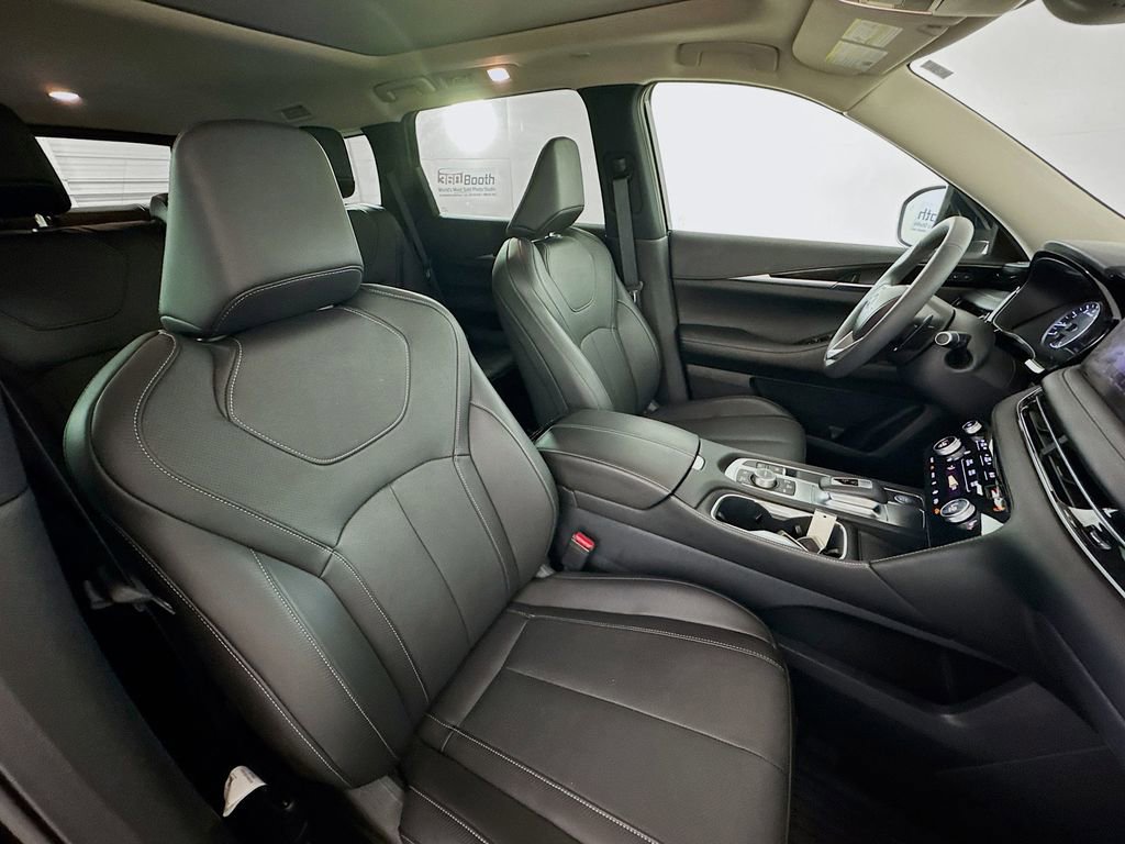 Used 2025 INFINITI QX60 Pure FWD image 29