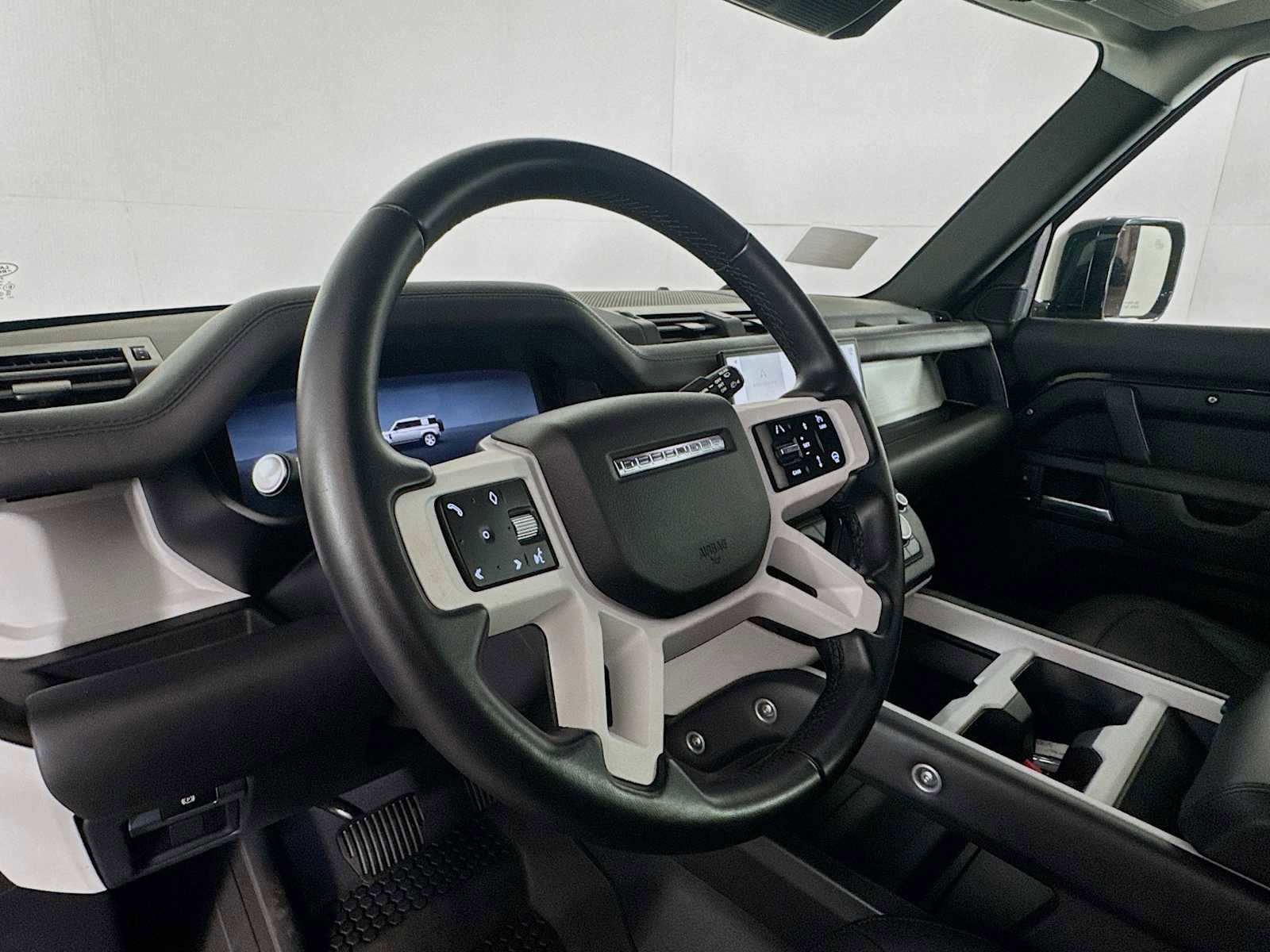 Used 2025 Land Rover Defender 110 S image 12