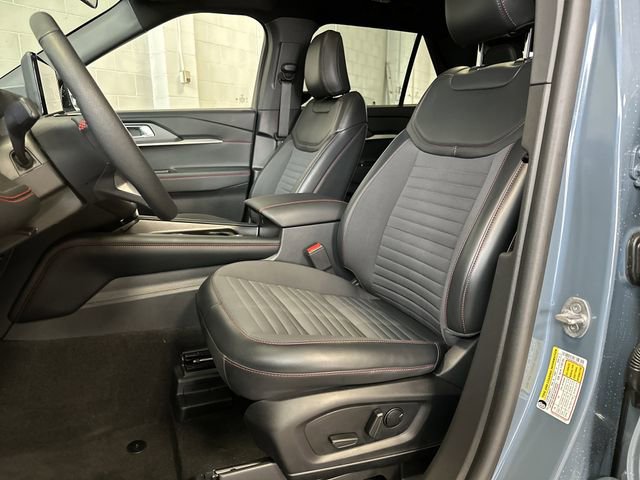 Certified 2025 Ford Explorer ST-Line image 4