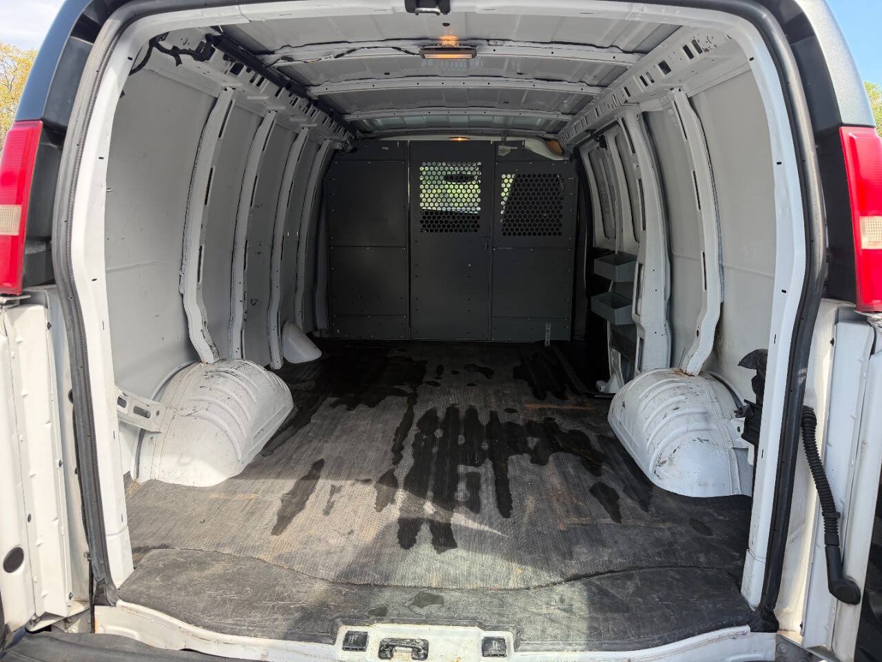 Used 2013 Chevrolet Express 2500 RWD image 27