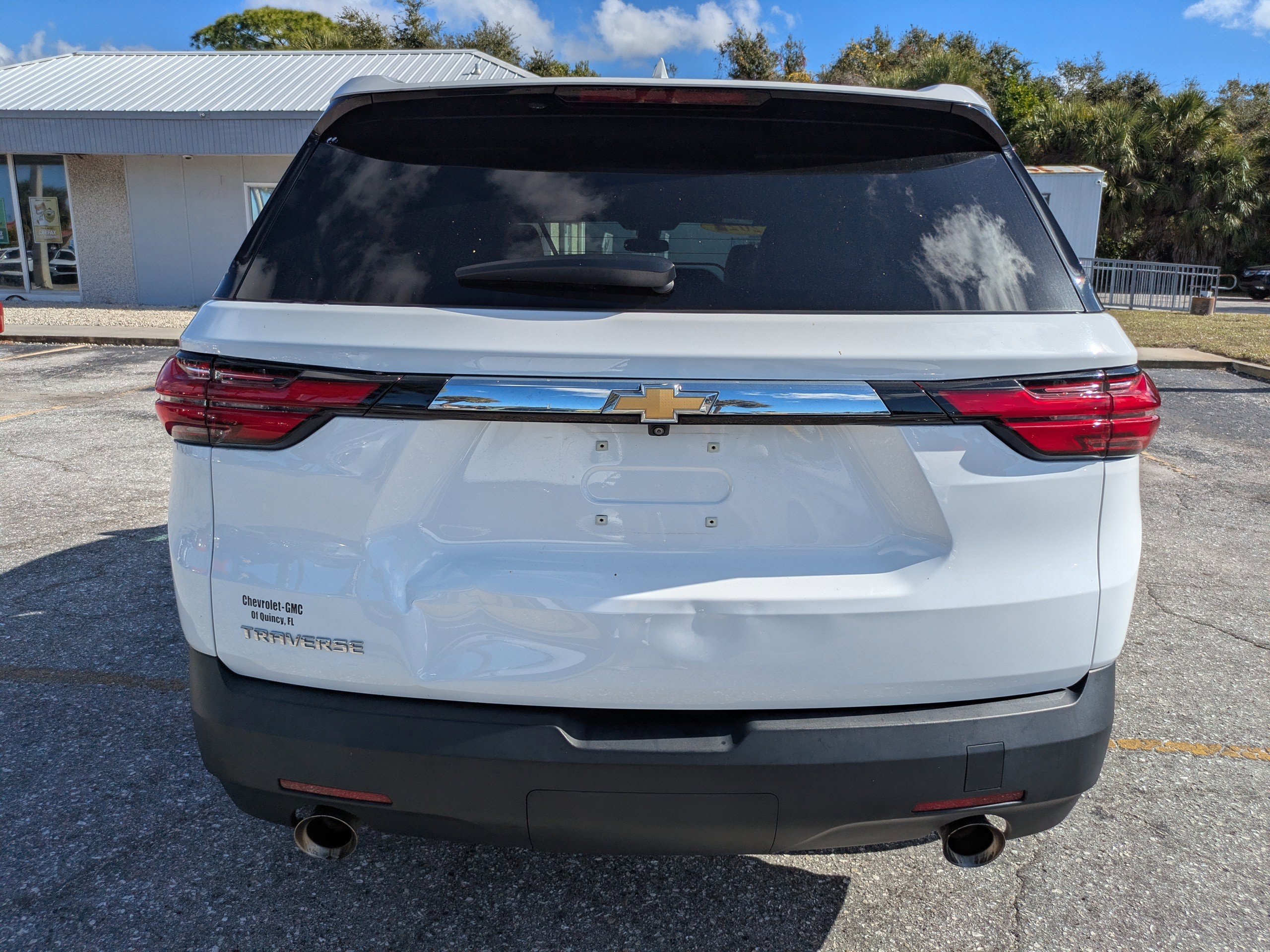 Used 2022 Chevrolet Traverse LS FWD image 5