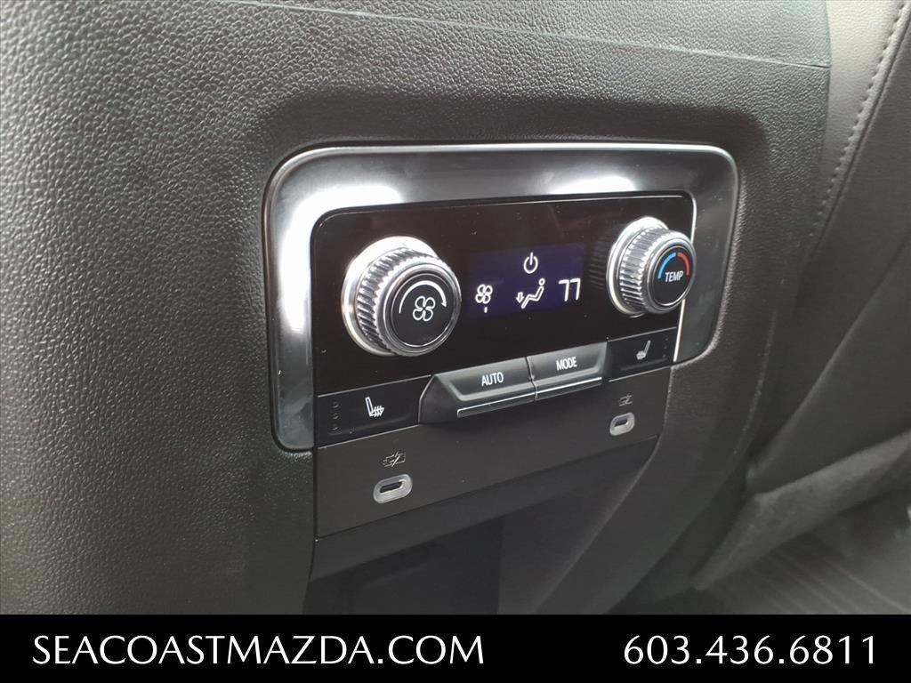 Used 2024 GMC Yukon AT4 w/ Technology Package image 15