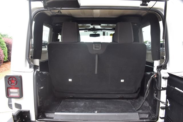 Used 2013 Jeep Wrangler Sahara AWD/4WD image 8