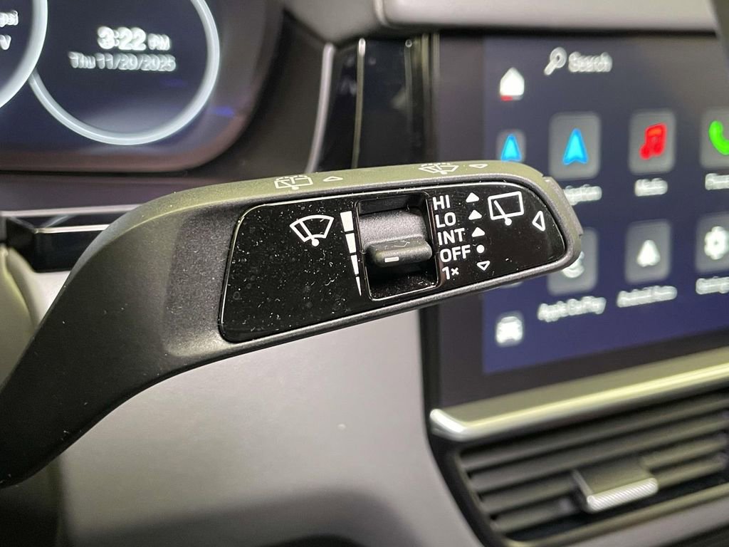 Used 2022 Porsche Cayenne image 40