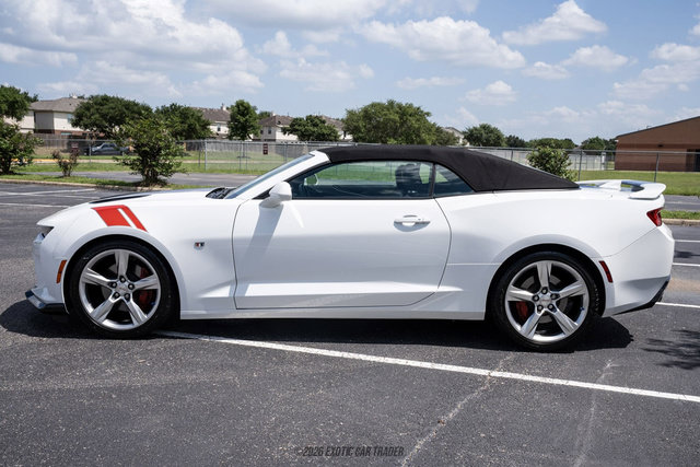 Used 2017 Chevrolet Camaro SS RWD image 15