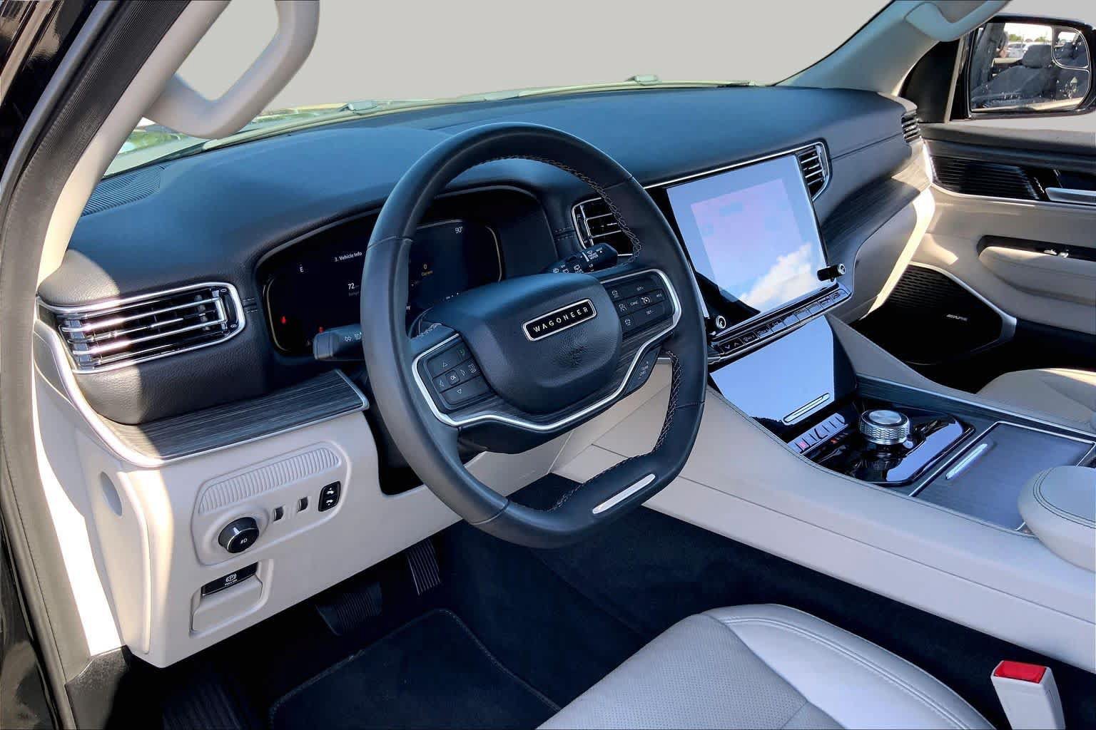 Used 2024 Jeep Wagoneer Series II w/ Flexible Seating Group RWD image 17