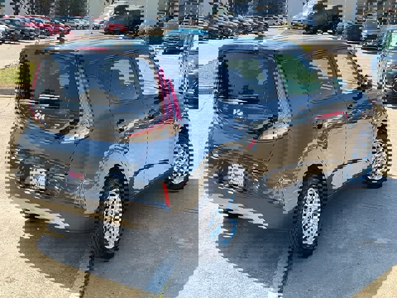 Used 2025 Kia Soul LX w/ LX Technology Package image 5